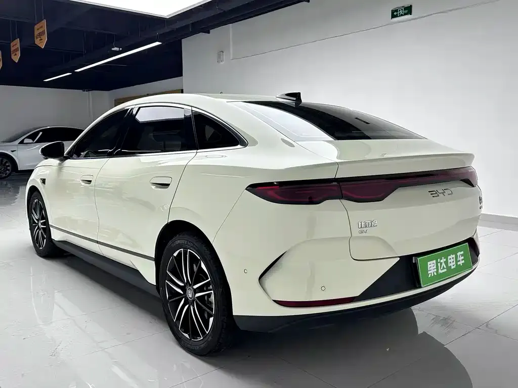 BYD Qin L — фото 6