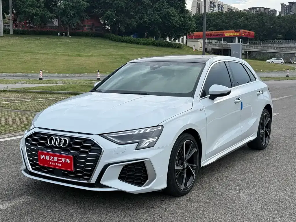 Audi A3 — фото 1