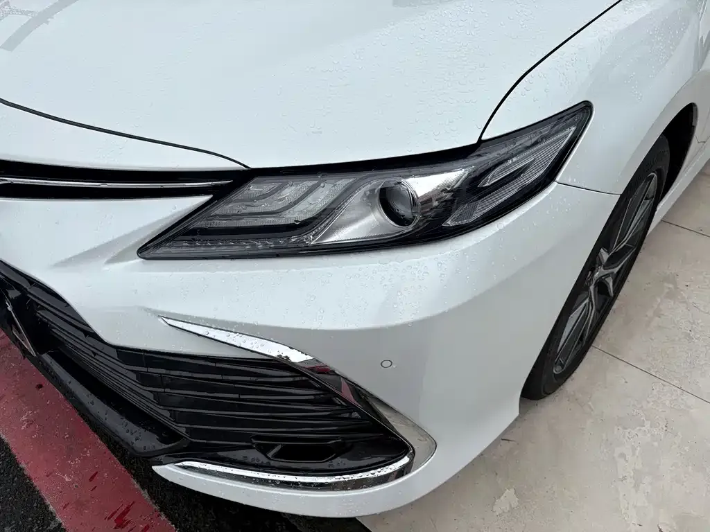 Toyota Camry — фото 8