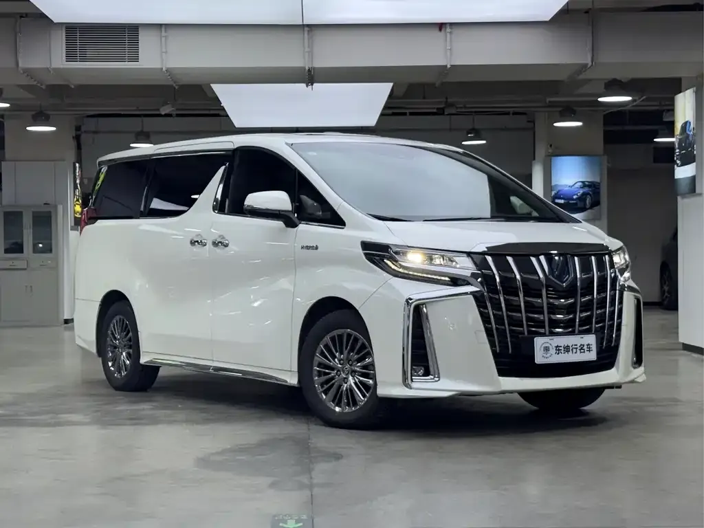 Toyota Alphard — фото 3