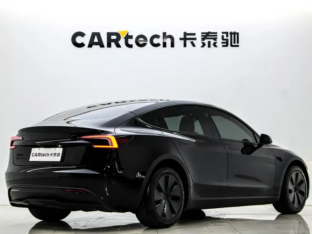 Tesla Model 3 — фото 9