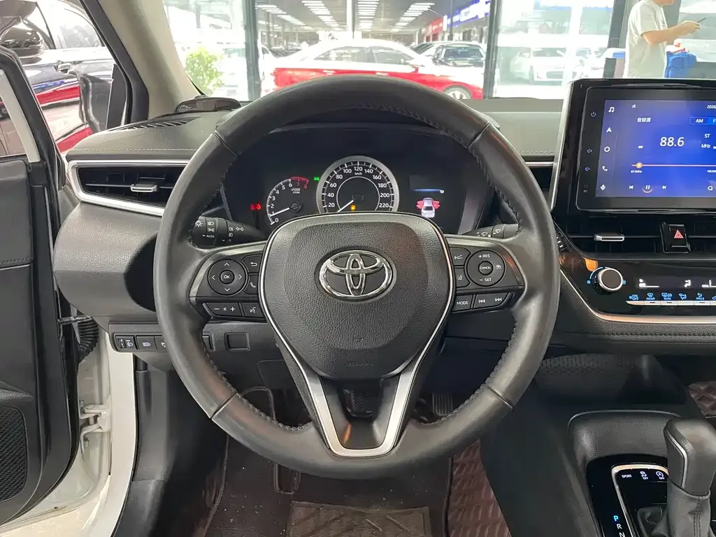 Toyota Corolla — фото 3