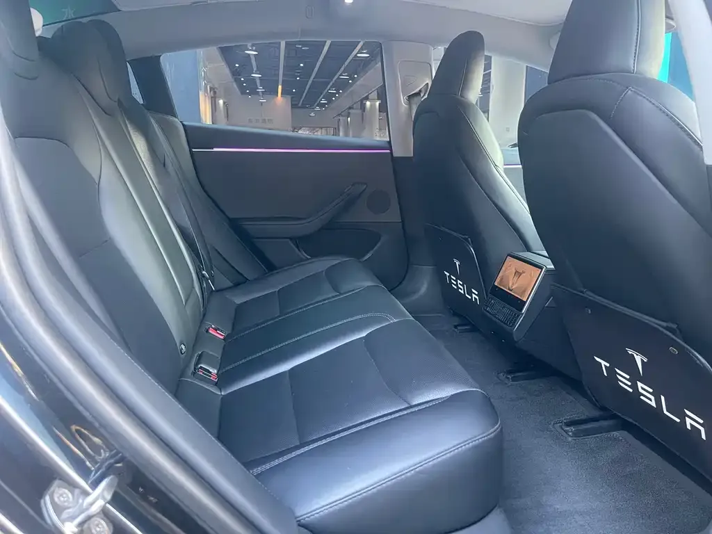 Tesla Model 3 — фото 8