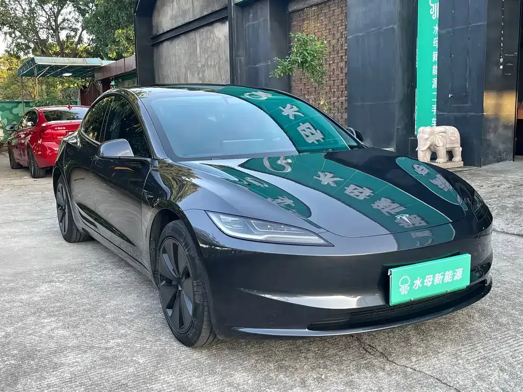 Tesla Model 3 — фото 9