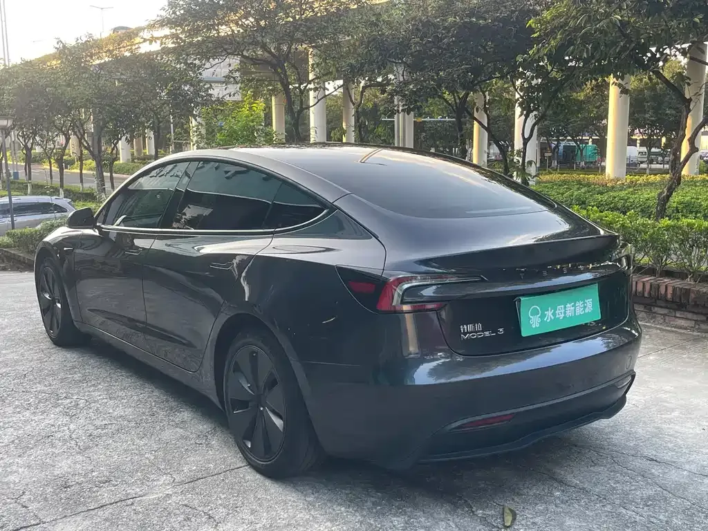 Tesla Model 3 — фото 10
