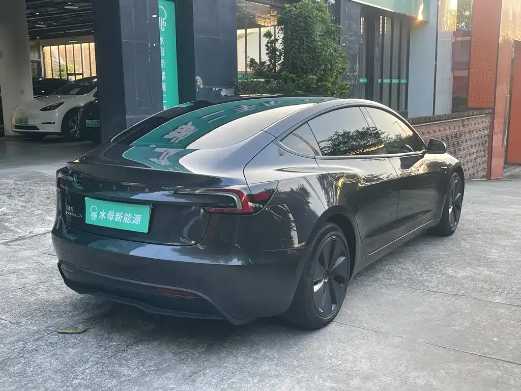 Tesla Model 3 — фото 5