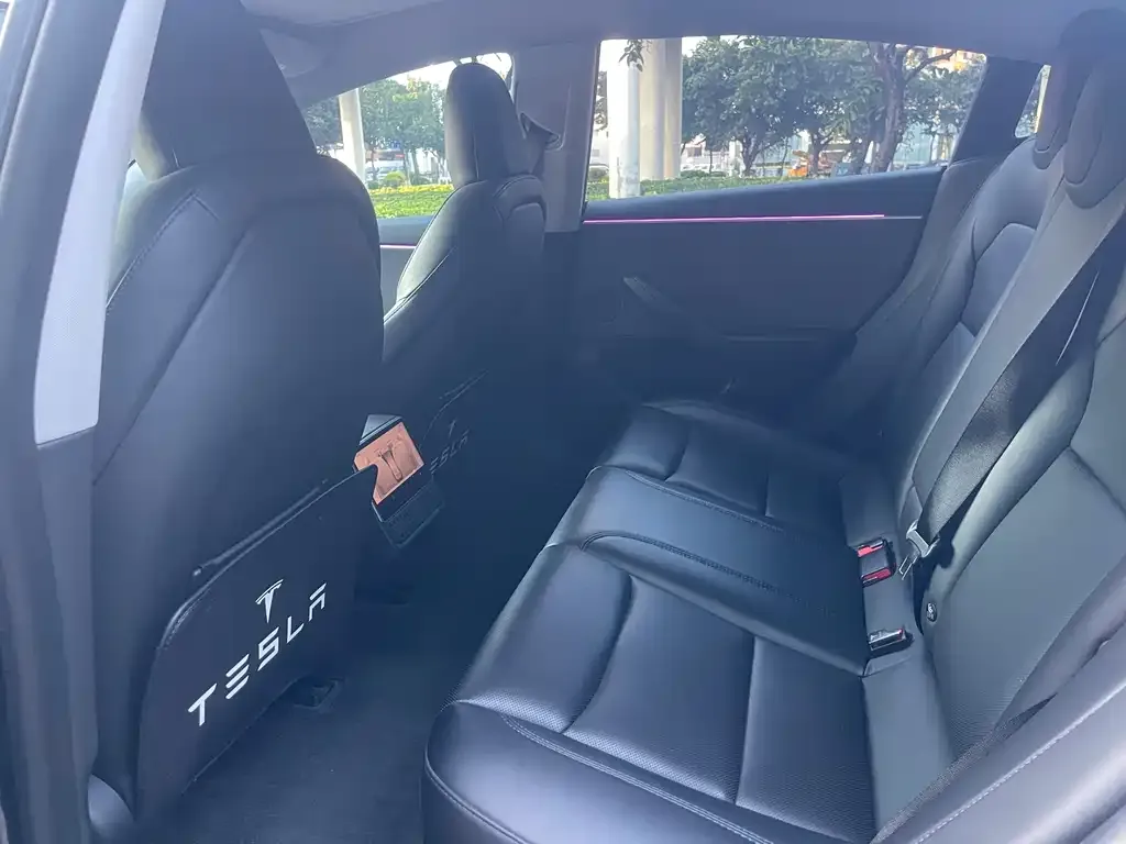 Tesla Model 3 — фото 7