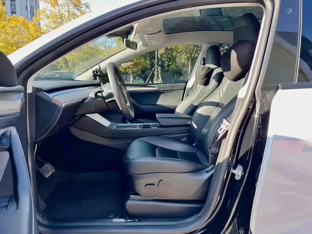 Tesla Model Y — фото 4