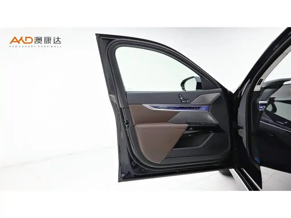 BMW 7 Series 2024 из CN, фото 9
