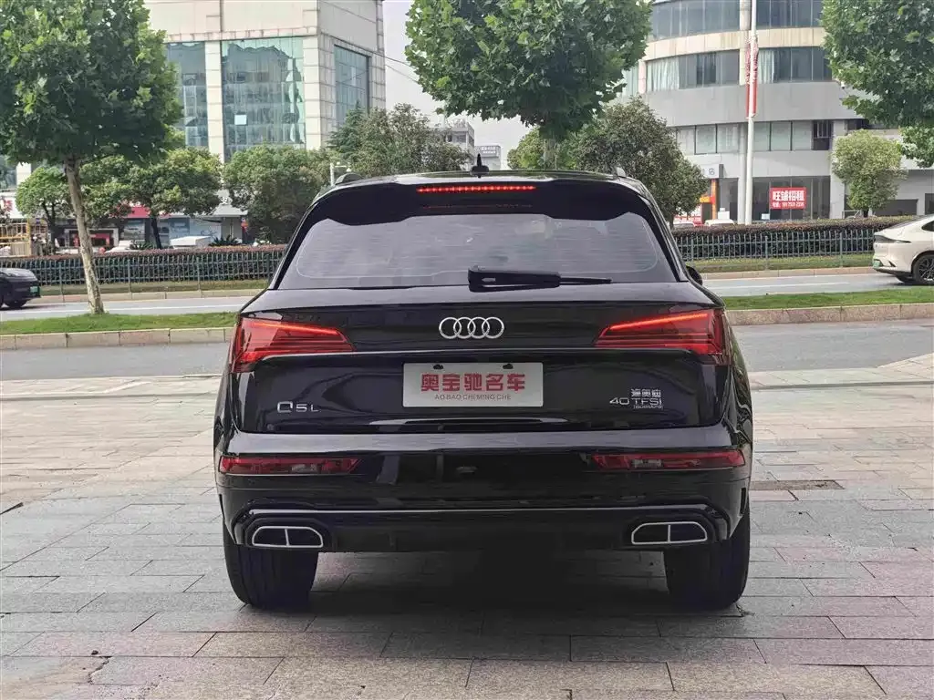 Audi Q5L — фото 3