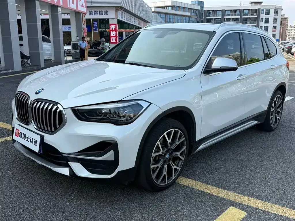 BMW X1 — фото 1