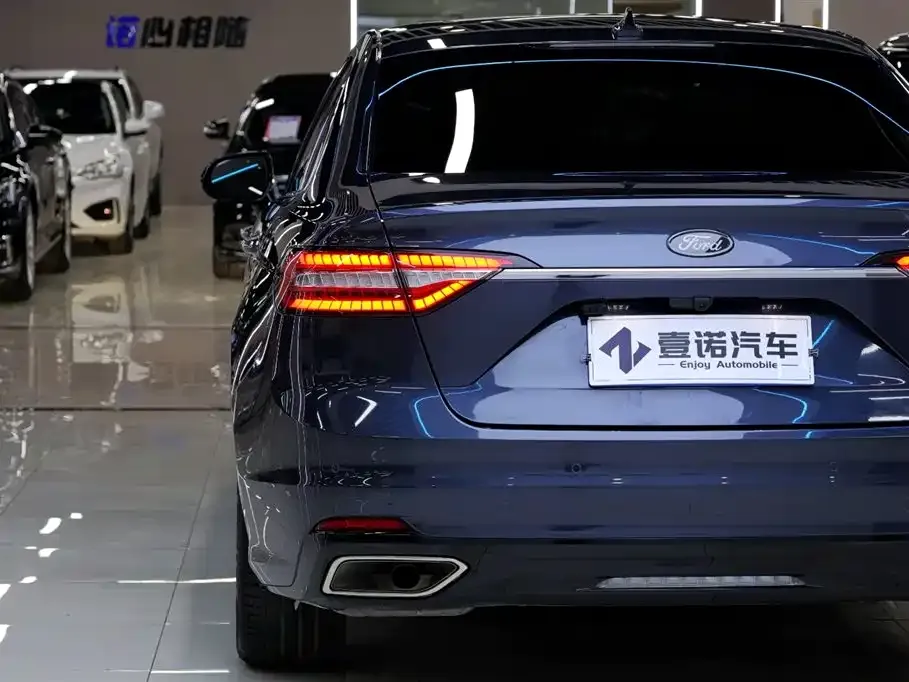 Ford Taurus 2022 из CN, фото 6