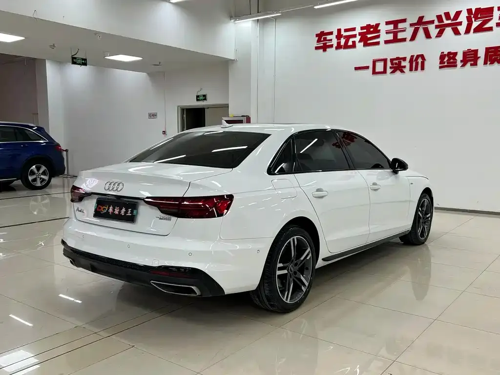 Audi A4L — фото 5