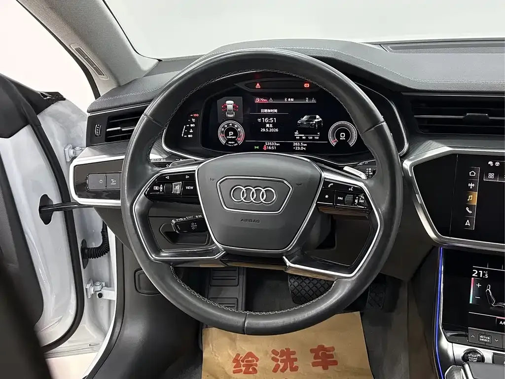 Audi A7L — фото 10
