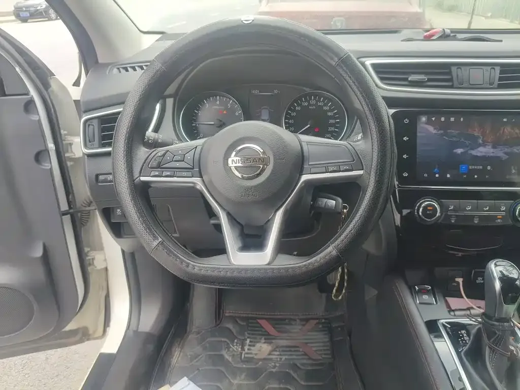 Nissan Qashqai — фото 10