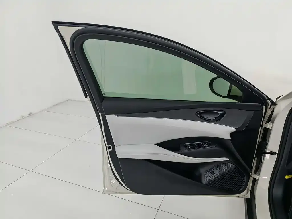 BYD Seal 06 — фото 10
