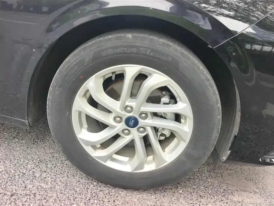 Ford Mondeo 2023 из CN, фото 2