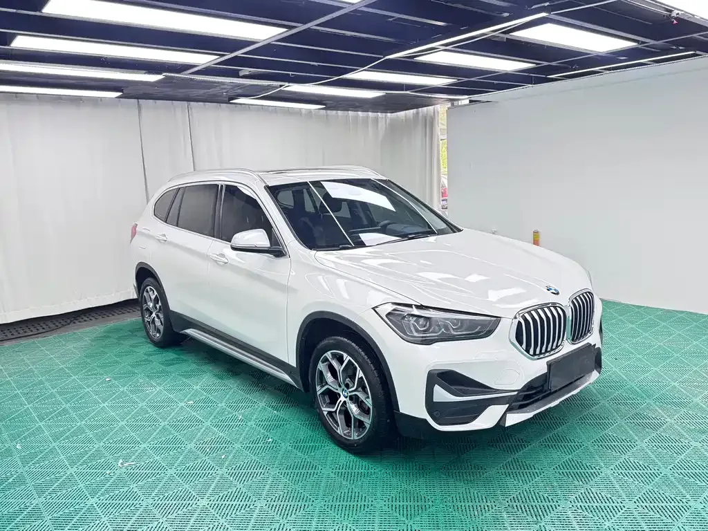BMW X1 — фото 8