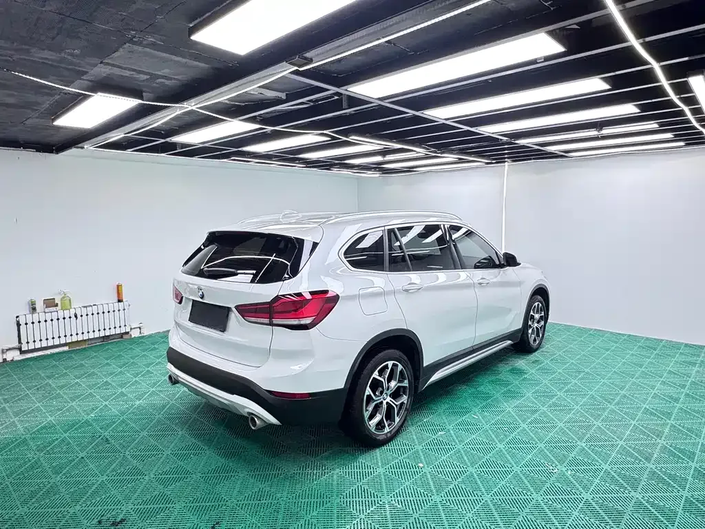 BMW X1 — фото 10