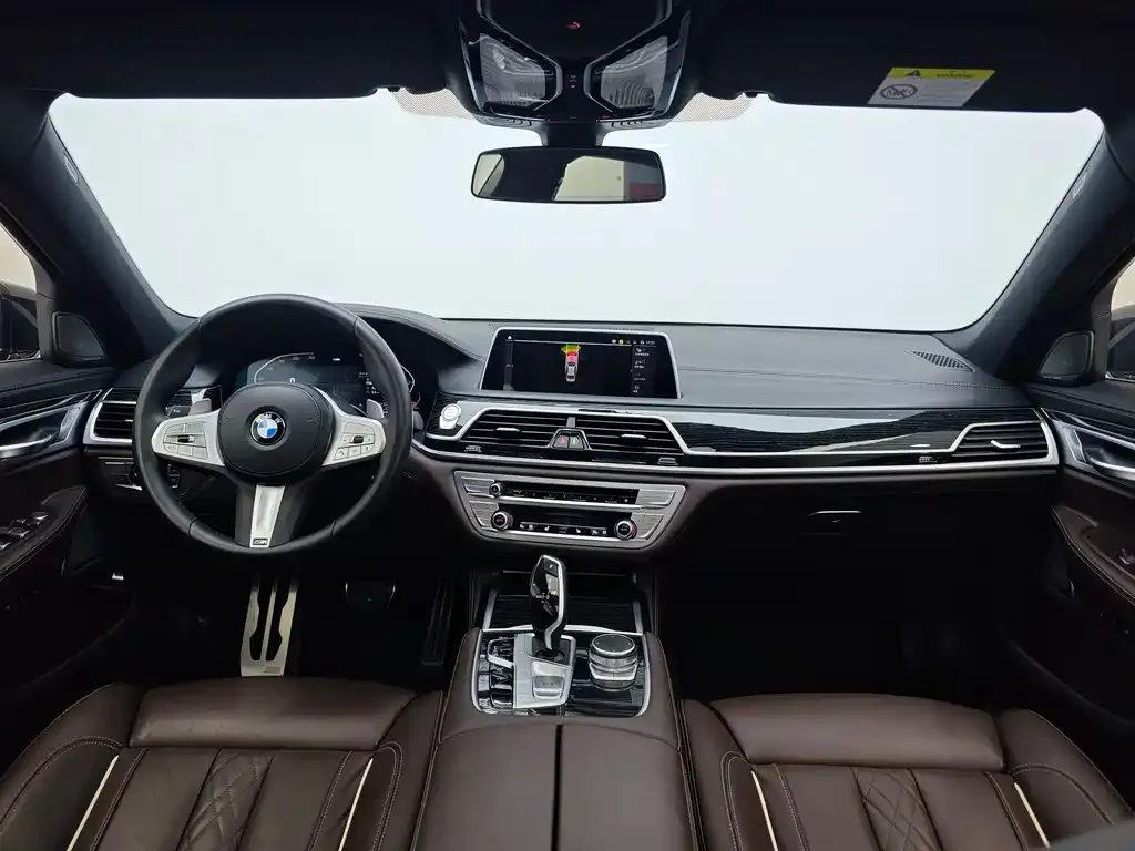 BMW 7 Series — фото 9
