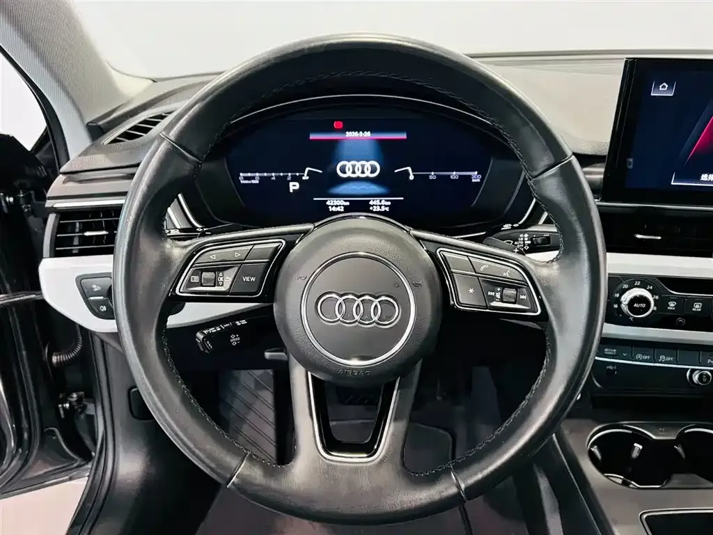 Audi A4L — фото 9