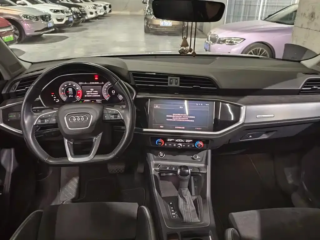 Audi Q3 — фото 4