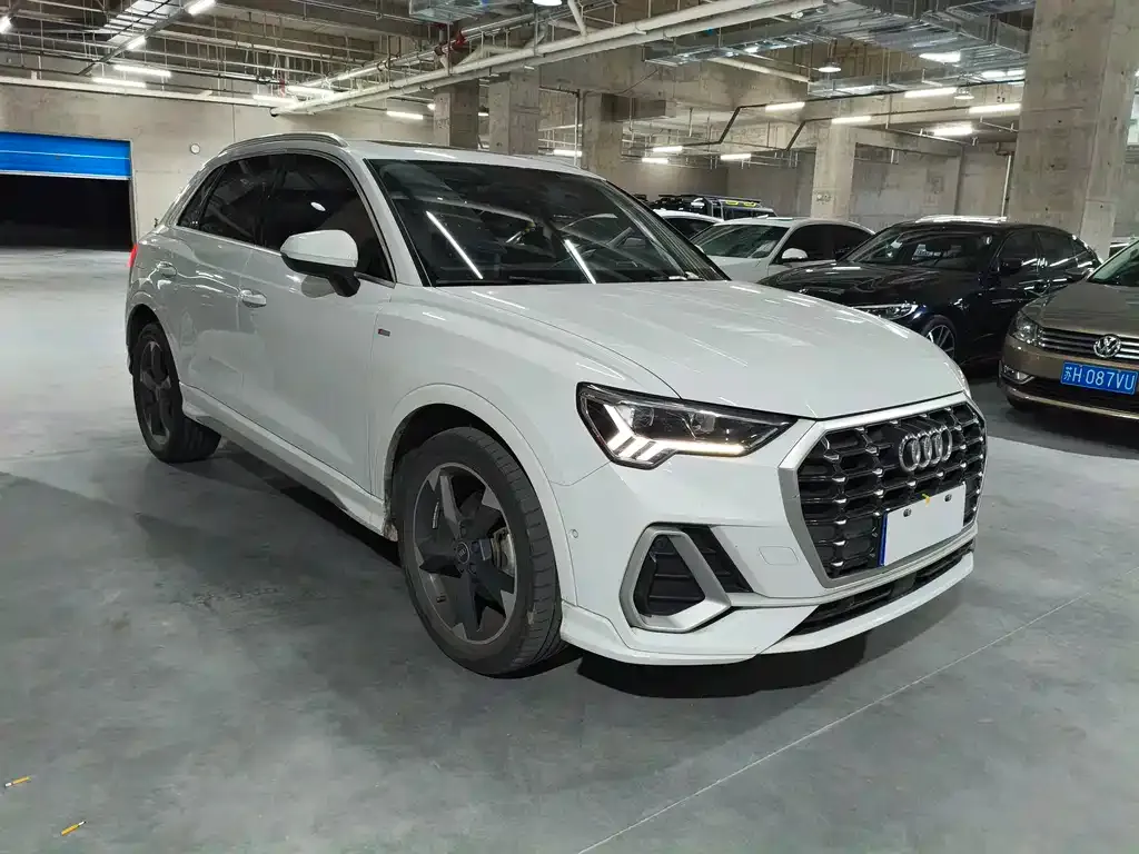 Audi Q3 — фото 8