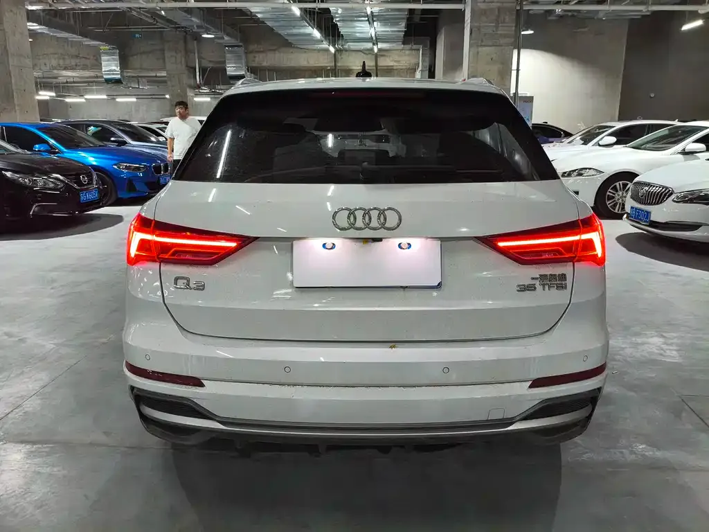 Audi Q3 — фото 9