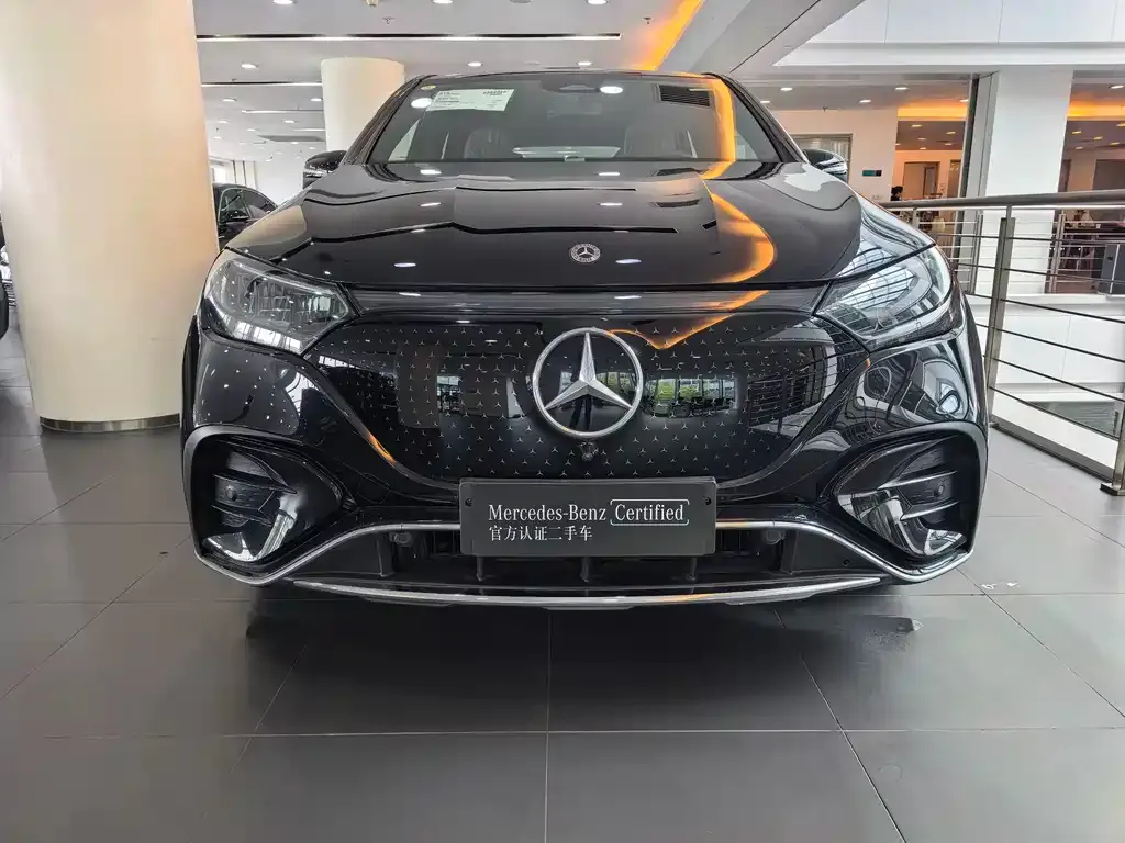Mercedes-Benz EQE SUV — фото 3