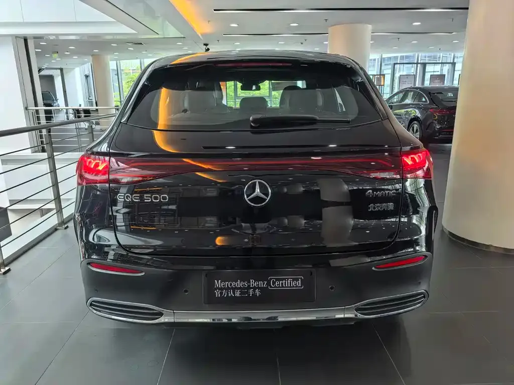 Mercedes-Benz EQE SUV — фото 2