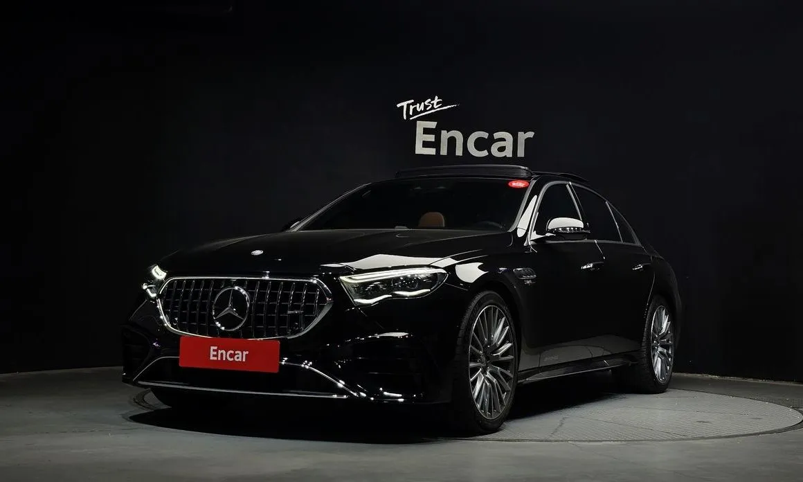 Mercedes-Benz E-Class — фото 1