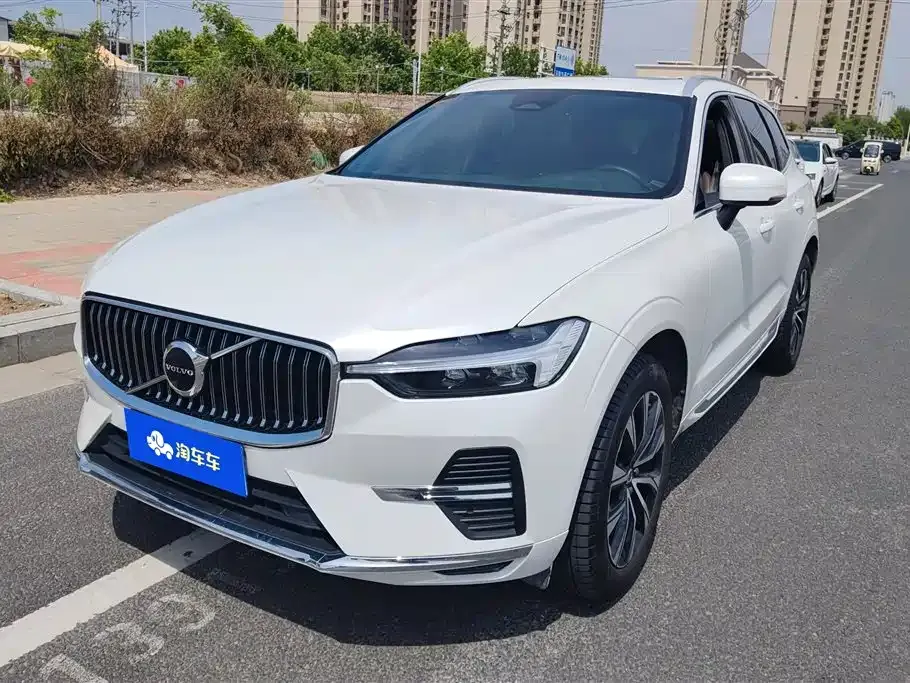 Volvo XC60 — фото 1