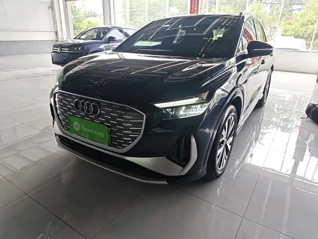 Audi Q4 e-tron — фото 7