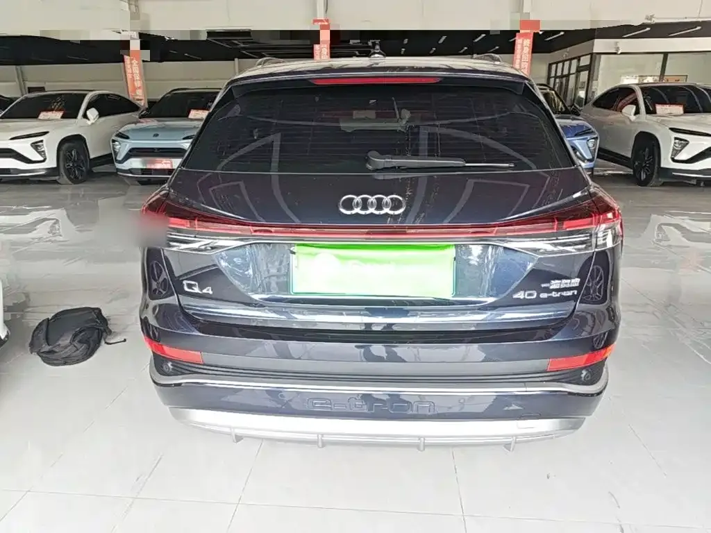 Audi Q4 e-tron — фото 2