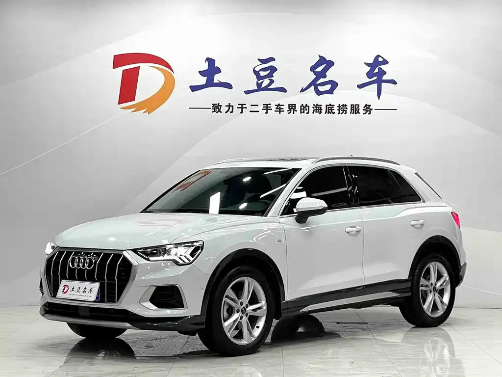 Audi Q3 — фото 1