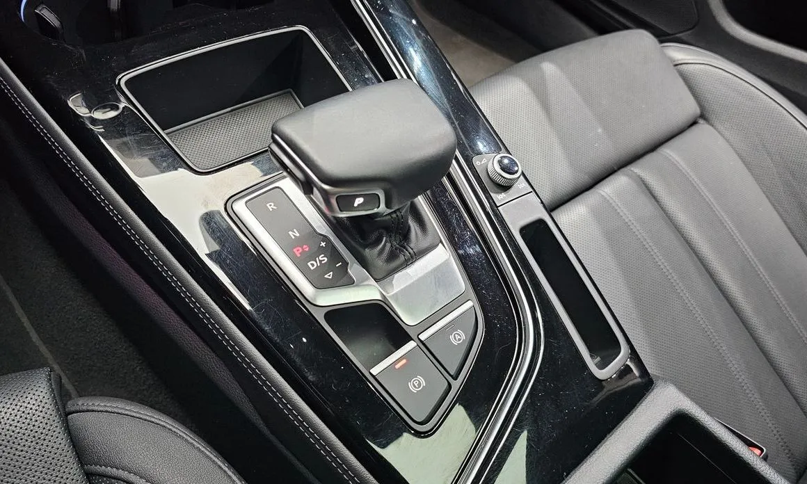 Audi A4 2021 из KR, фото 10