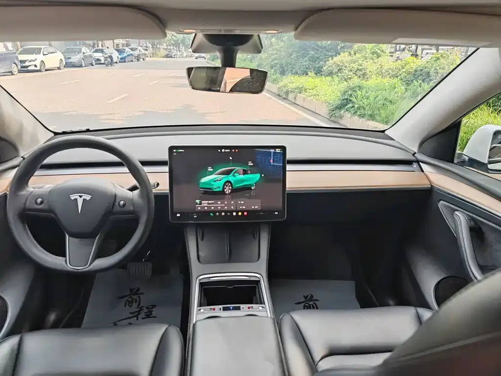 Tesla Model Y — фото 5