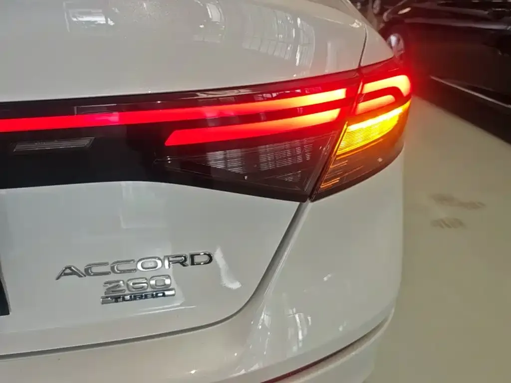 Honda Accord — фото 2