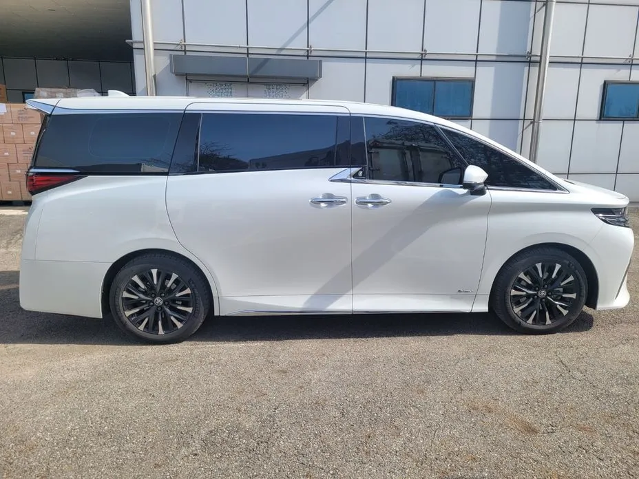 Toyota Alphard 2025 из KR, фото 10