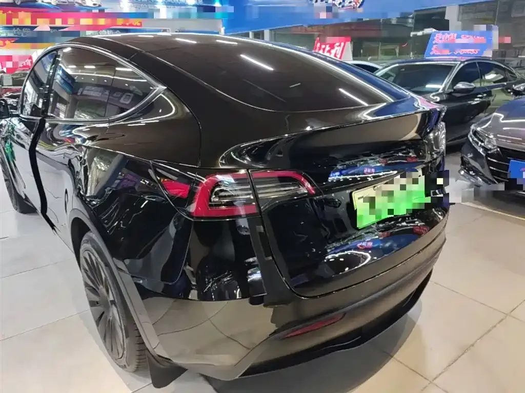 Tesla Model Y — фото 5