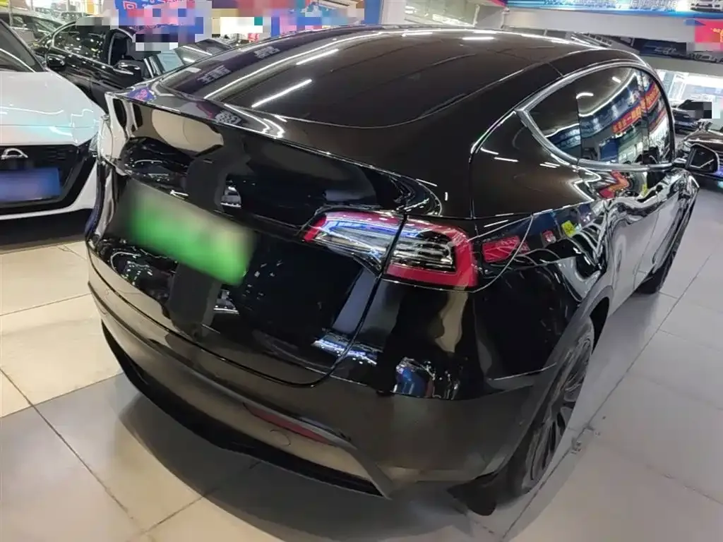 Tesla Model Y — фото 6