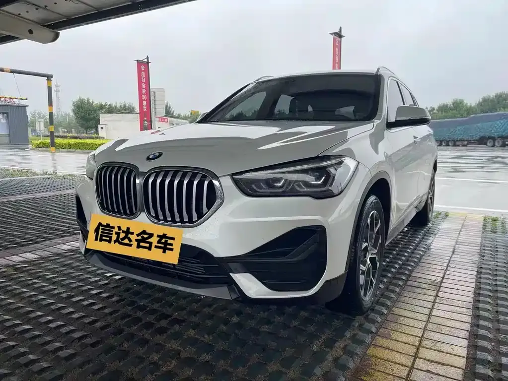 BMW X1 — фото 1