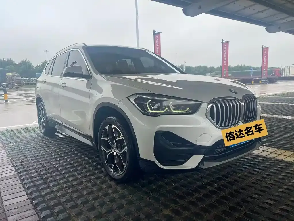 BMW X1 — фото 10