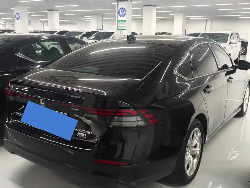 Honda Accord — фото 9