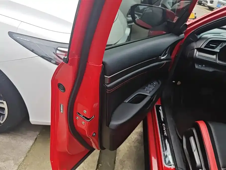 Honda Civic — фото 8