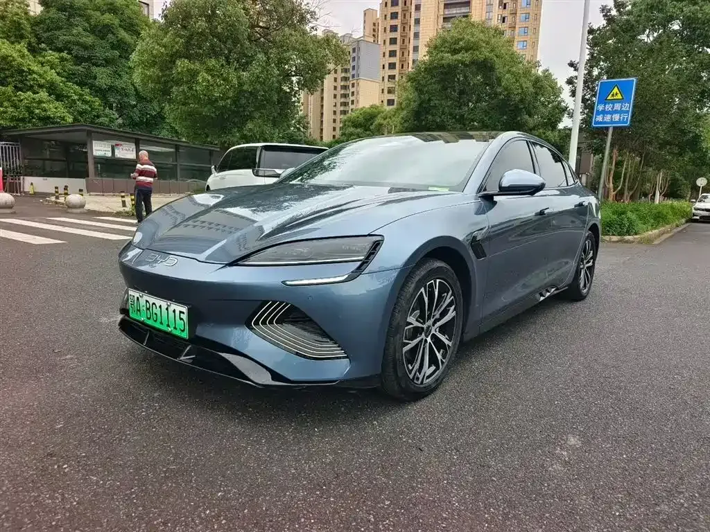 BYD Seal — фото 1
