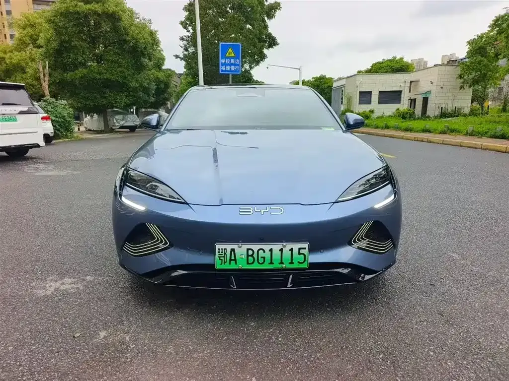BYD Seal — фото 8