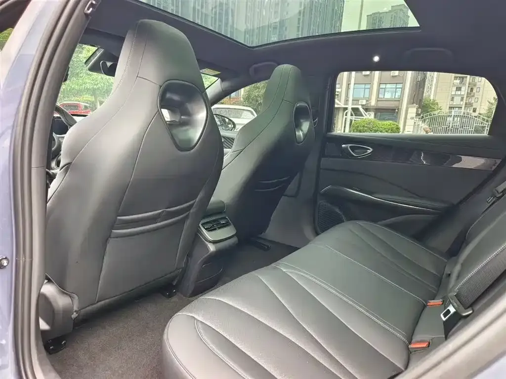 BYD Seal — фото 2