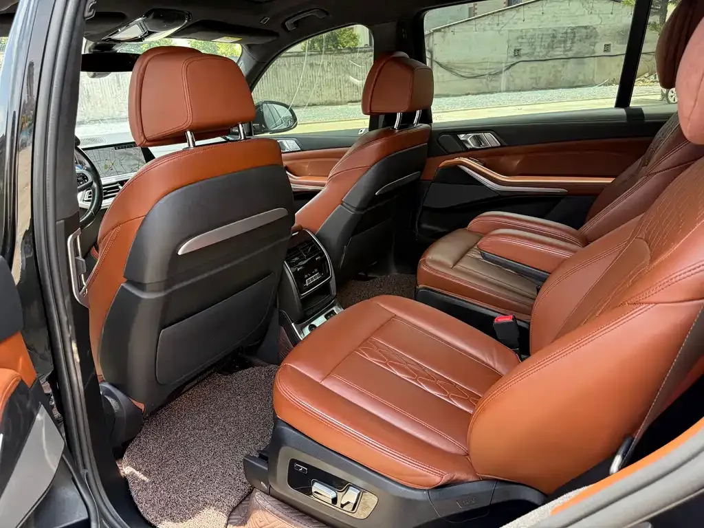 BMW X7 — фото 2
