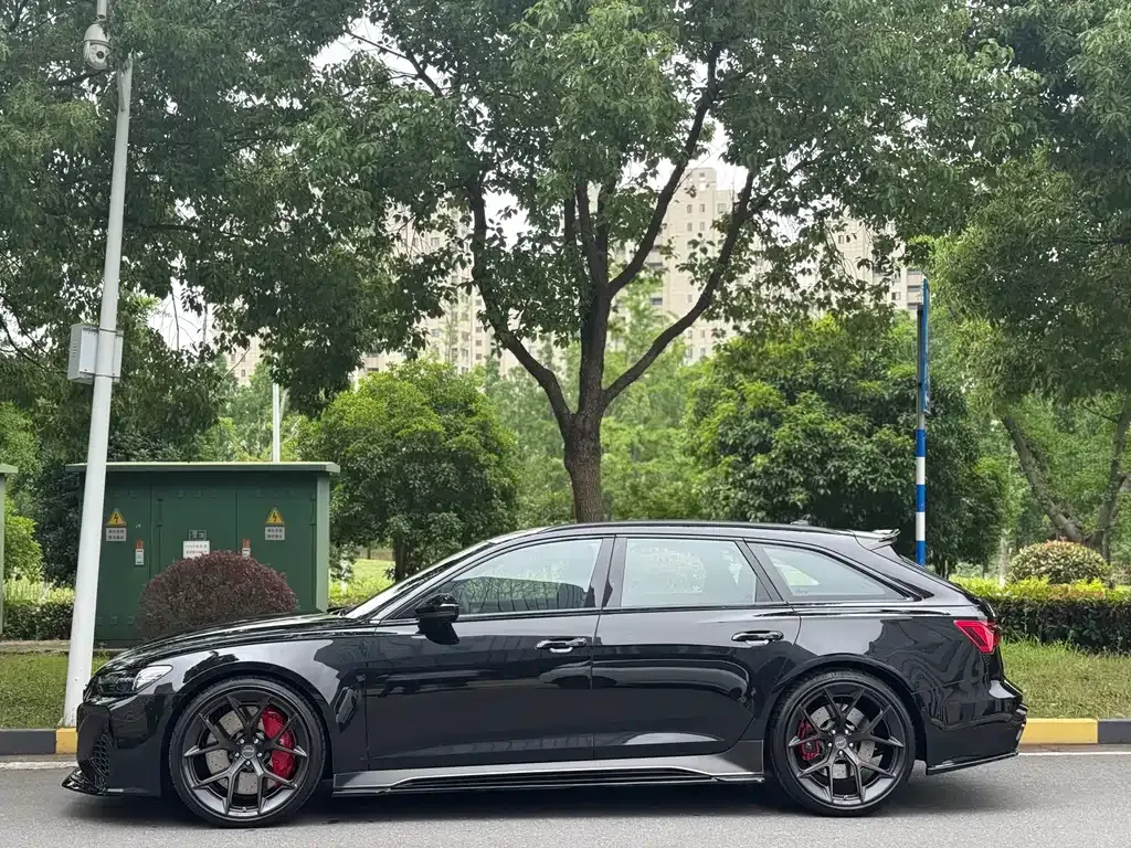Audi RS 6 2022 из CN, фото 10